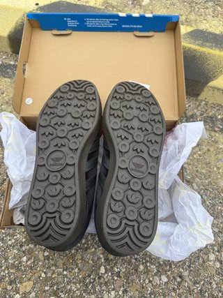Adidas Gazelle Indoor W negras edición especial