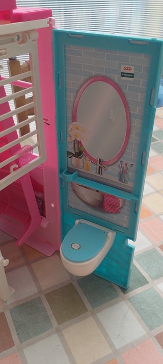 Casa delle bambole tipo Barbie