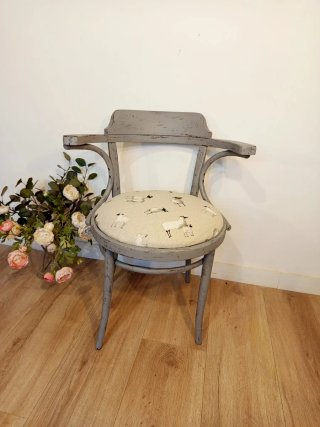 Poltrona vintage BUTACA con stampa pecore.
