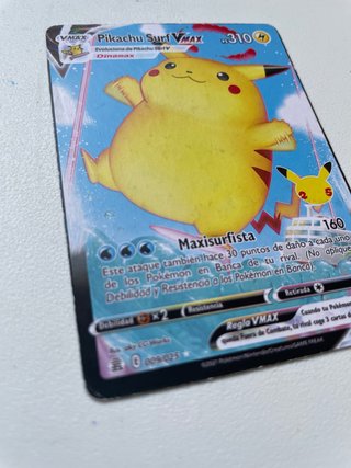 Carta Pokémon Pikachu Surf VMAX