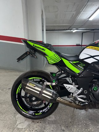 KAWASAKI Z750 2008