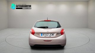 Peugeot 208 2015