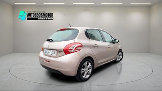 Peugeot 208 2015