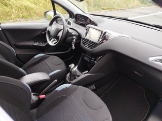 Peugeot 208 2015