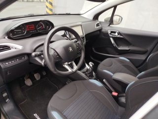 Peugeot 208 2015