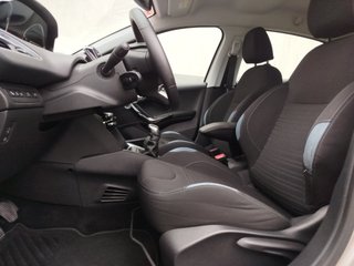 Peugeot 208 2015