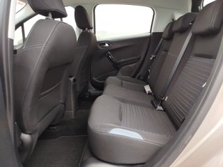 Peugeot 208 2015