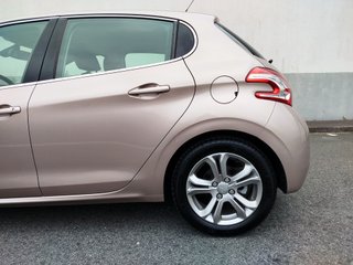 Peugeot 208 2015