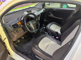 Toyota iQ 1.0 68cv | Etiqueta C - Ideal Ciudad
