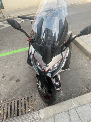 Kymco AK 550 Premium Negra