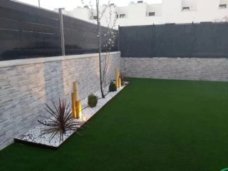 Instalar césped artificial terrazas o áticos