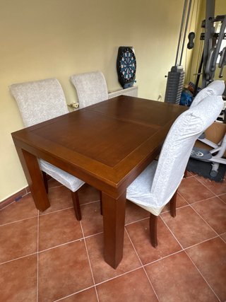 Tavolo da pranzo estensibile in legno massello e sedie