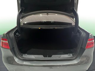 Jaguar XE 2.0 Diesel XE-Pure RWD 132 kW (180 CV)