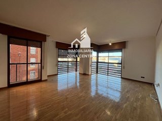 Piso en venta en Campo de la Juventud en Palencia