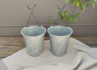 Set di innaffiatoio e vasi in zinco per giardino o terrazzo