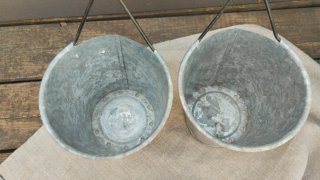 Set di innaffiatoio e vasi in zinco per giardino o terrazzo