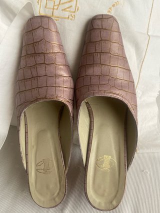 Zapatos rosas de tacón bajo