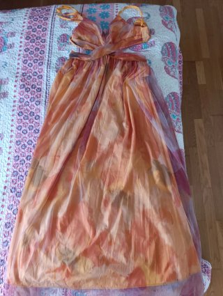 Vestido estampado floral naranja y rosa