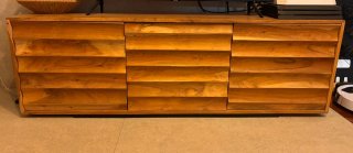 Mueble TV SKLUM de Madera Maciza (Diseño Relieve)
