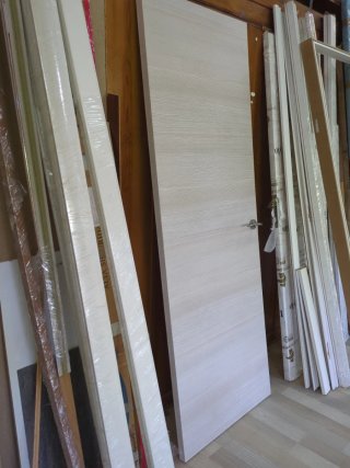 Puerta laminada veta blanca y gris