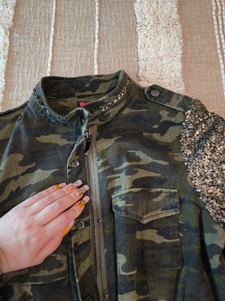 Cazadora Camuflaje Lentejuelas Talla 40