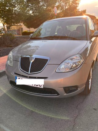 Lancia Ypsilon 2011