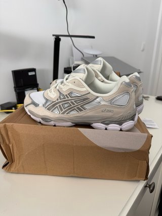 Asics Gel NYC Beige Talla 42 Nuevas