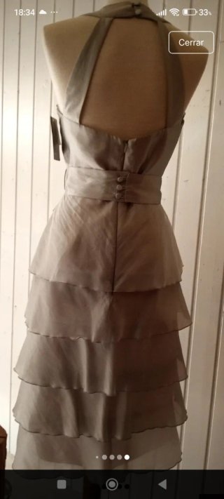 Vestido plateado volantes y fular