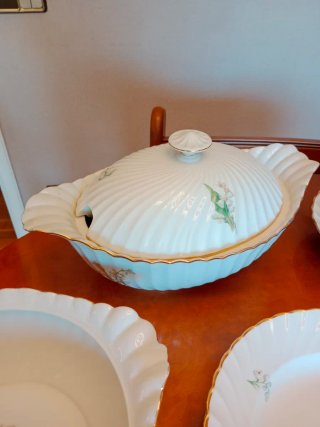 Set de porcelana Bidasoa: platos y soperas