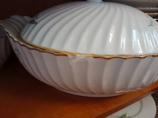 Set de porcelana Bidasoa: platos y soperas