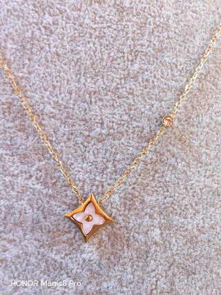 Collar Louis Vuitton Dorado
