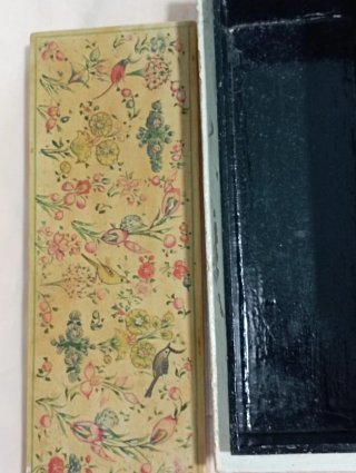 Joyero madera, lacado; flores y pájaros exóticos