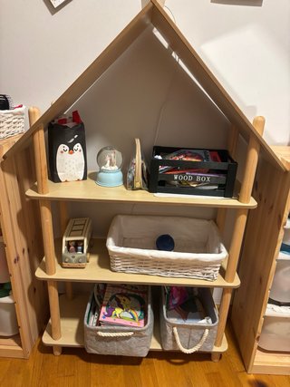 Estantería infantil casa madera natural