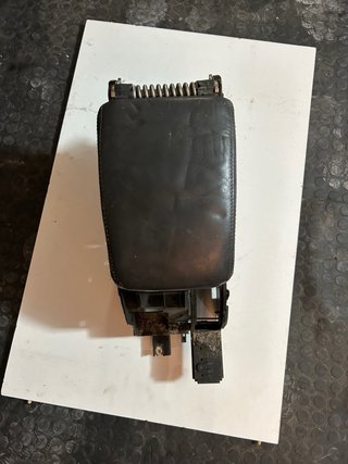Reposabrazos cuero Golf V