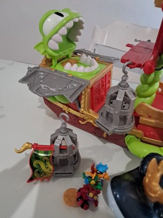 Barco Pirata y Tiburón Juguete
