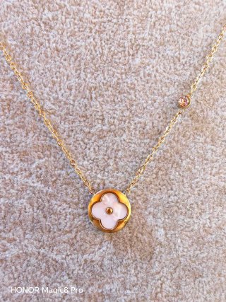 Collar Louis Vuitton Dorado