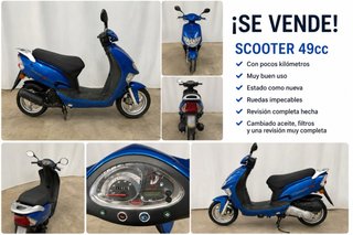 Moto Scooter Kymco Azul y Negra