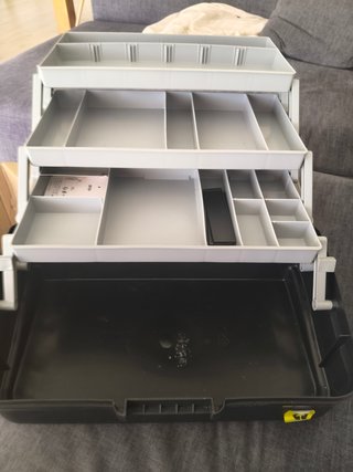 Caja de pesca con accesorios