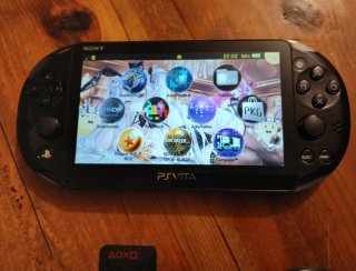 PS Vita Slim 2000 Negra con MicroSd 128gb