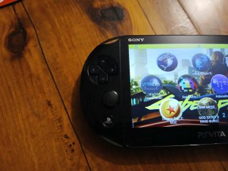 PS Vita Slim 2000 Negra con MicroSd 128gb