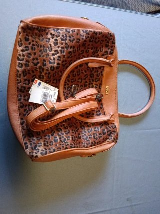Bolso marca Misako nuevo a estrenar con etiquetas.