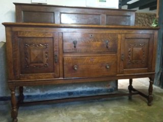 Mueble antiguo de roble