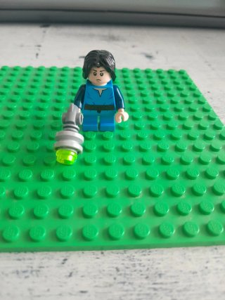 Lot of  4 LEGO Star Wars minifigures.