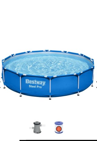 Piscina con depuradora