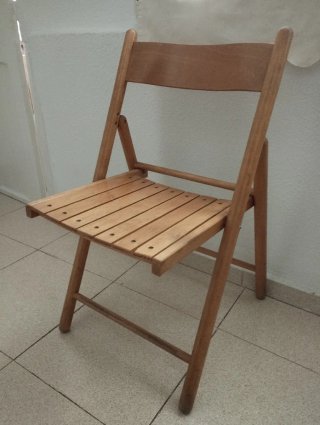 Silla plegable de madera