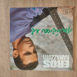 Vinilos antiguos originales en muy buen estado.
