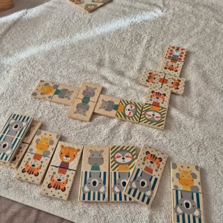 Domino de animales de madera