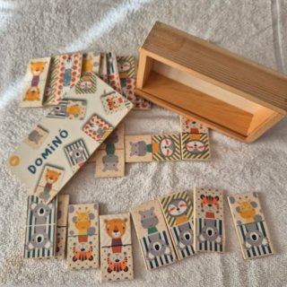 Domino de animales de madera