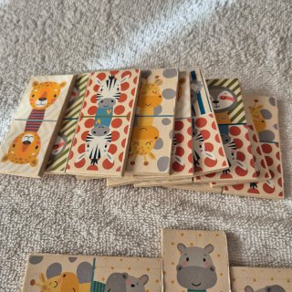 Domino de animales de madera