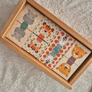 Domino de animales de madera